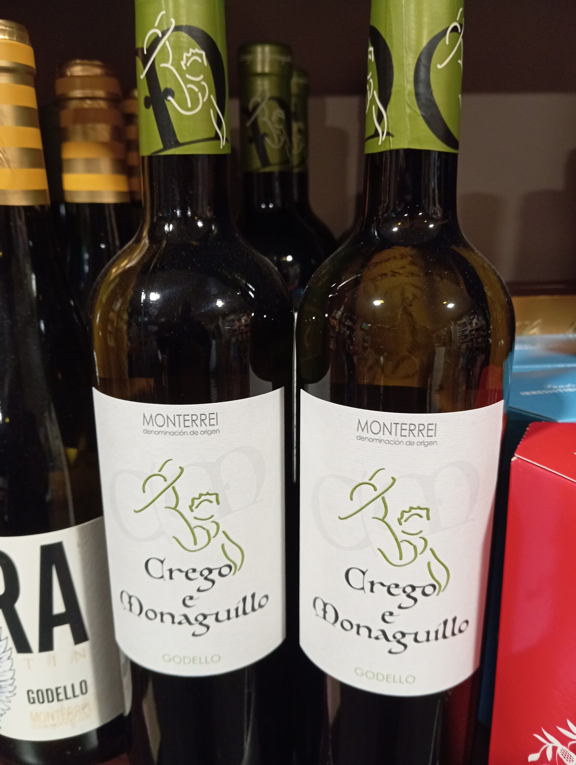 Vino blanco Godello ,crego e monaguillo - 2